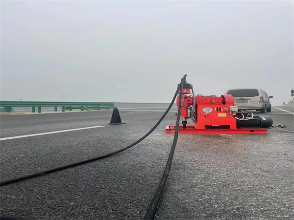 榆阳马路路基路面开裂下沉注浆加固灌浆